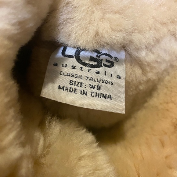 UGG CLASSIC TALL BOOTS - Picture 6 of 7